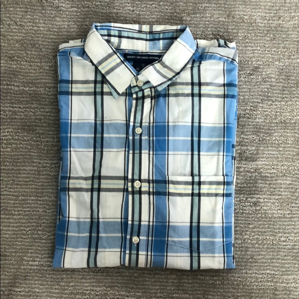 Men’s Old Navy short sleeve tee